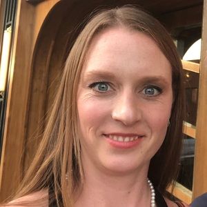 Meet your Posher, Elizabeth